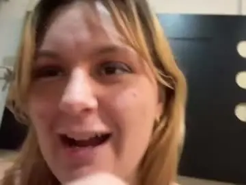 Chaturbate Live Sex of avery_doll21
