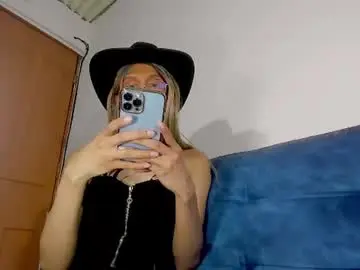 Chaturbate Live Sex Cam of sweetdesaire