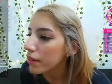 Chaturbate Live Sex of petite_blossom4