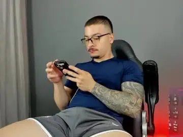 Chaturbate Free Live Porn of boyc02_