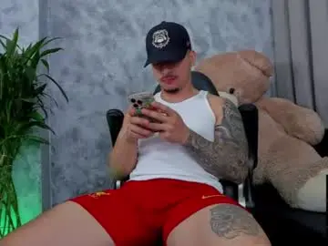 Chaturbate Live Sex Cam of boyc02_