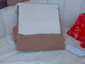 Chaturbate Watch Live Sex Cams of emilytrays