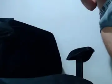 Chaturbate Live Sex Cam of victorbigbulge