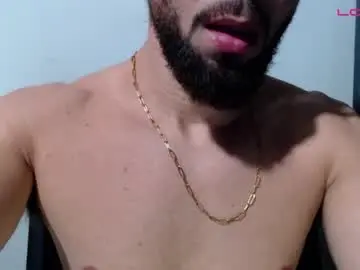 Chaturbate Live Sex of victorbigbulge