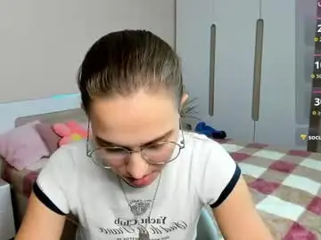 Chaturbate Live Sex Cam of alisa_smittii