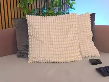 Chaturbate Sex Cam of avrillcyrux