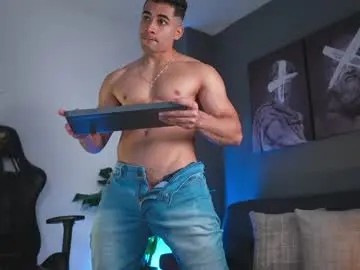 Chaturbate Nude Webcam of kevin_montoya1