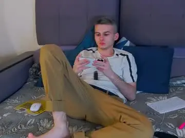 Chaturbate Live Sex Cam of magic_storms