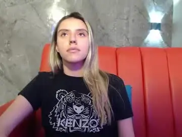 Chaturbate Adult Video Chat of antonella_rose3