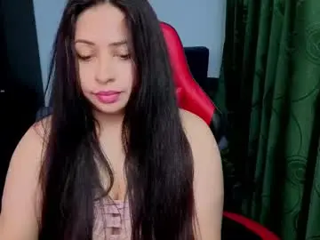Chaturbate Live Sex Cam of charlottee_lovee69