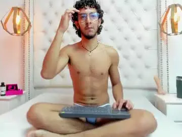 Chaturbate Live Sex Cam of leo_sanz6