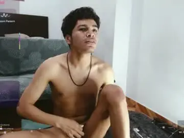 Chaturbate Free Porn Cam of godiegogo_latinboy