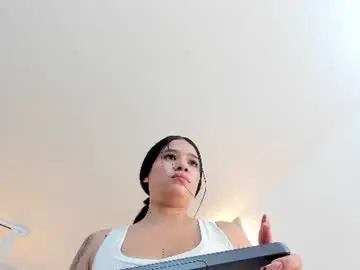 Chaturbate Live Sex Cam of laura_rouse_