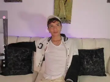 Chaturbate Free Live Porn of mhatias_