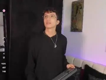 Chaturbate Free Live Porn of mhatias_