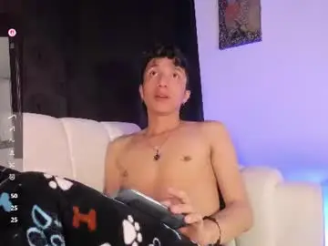 Chaturbate Free Live Porn of mhatias_