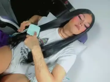 Chaturbate Sex Cam of flora_wixn