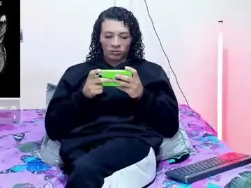 Chaturbate Free Live Porn of louise_22cm