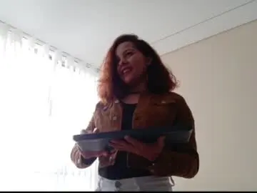 Chaturbate Live Sex Cam of cheek_chic12