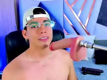 Chaturbate Free Live Porn of mrs_boy20
