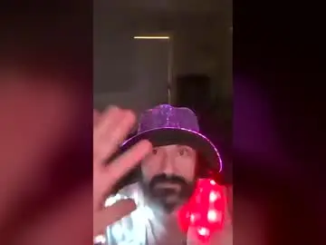 Chaturbate Sex Chat of hungitalian40