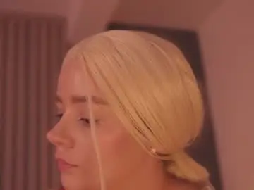 Chaturbate Live Sex Cam of bella_adams_