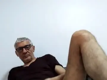 Chaturbate Live Sex Cam of cucaio18