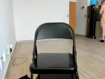 Chaturbate Free Porn Cam of benthebodybuilder