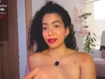 Chaturbate Live Sex Cam of aliz_perroni