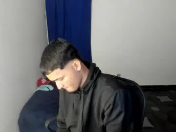Chaturbate Watch Live Sex Cams of master_boy28
