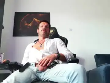 Chaturbate Live Sex of aaronbomer