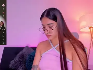 Chaturbate Live Sex Cam of antonella_grayy