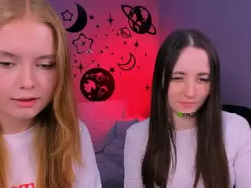 Chaturbate Live Sex Cam of helena_so_shyy