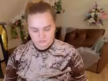 Chaturbate Live Sex Cam of radiantfeeling