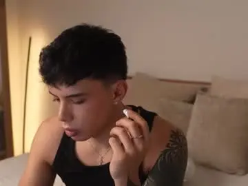 Chaturbate Live Sex Cam of zamuel_18