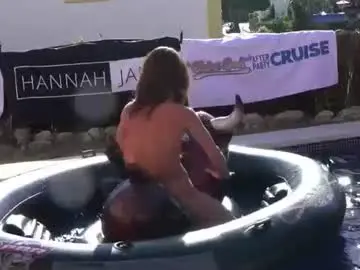 Chaturbate Nude Webcam of hannahjames710