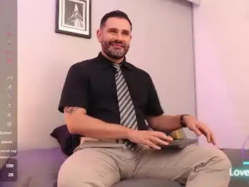 Chaturbate Live Sex Cam of jonas_beard1