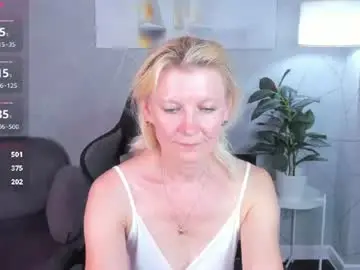 Chaturbate Best live sex cam show of julie_lucasss