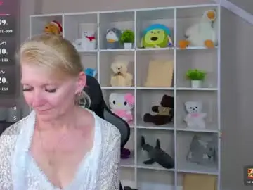 Chaturbate Watch Live Sex Cams of julie_lucasss