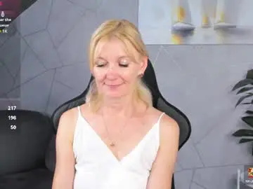 Chaturbate Adult Video Chat of julie_lucasss