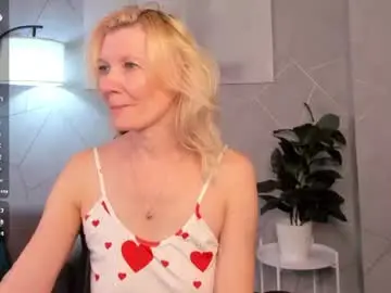 Chaturbate Free Live Porn of julie_lucasss