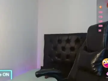 Chaturbate Live Sex Cam of kryystaladams
