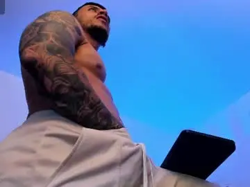 Chaturbate Free Live Porn of liamreigns_