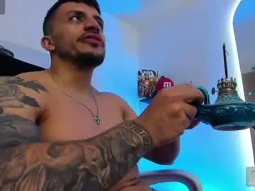 Chaturbate Free Live Porn of liamreigns_