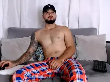 Chaturbate Live Sex Cam of handsomen69