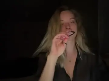 Chaturbate Sex Chat of moonlit_kiss_