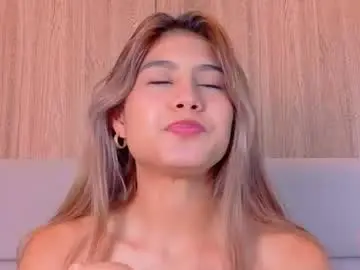 Chaturbate Live Sex Cam of zoehangel