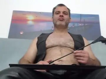 Chaturbate Live Porn of hairymaster01