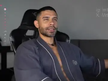 Chaturbate Live Sex Cam of mrlouiss