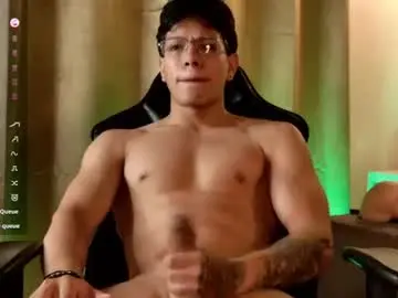Chaturbate Live Sex Cam of tony_petrov